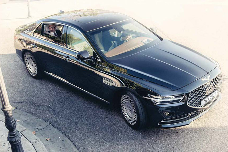 Xe siêu sang Genesis G90 Limousine giá dễ chấp nhận 3,2 tỷ VNĐ