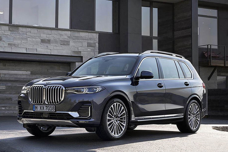 'Khủng long' BMW X7 M50d giá 6,6 tỷ đồng đấu Lexus LX570