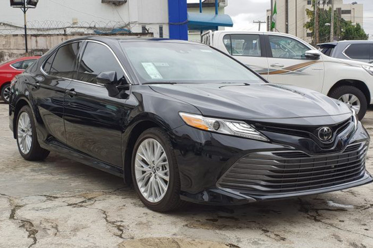 Mẫu xe sedan cỡ D - Toyota Camry XLE 2019 giá 2,5 tỷ ở Việt Nam