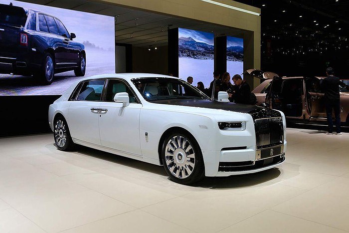 Siêu xe Rolls-Royce Phantom Tranquility với nội thất đá thiên thạch