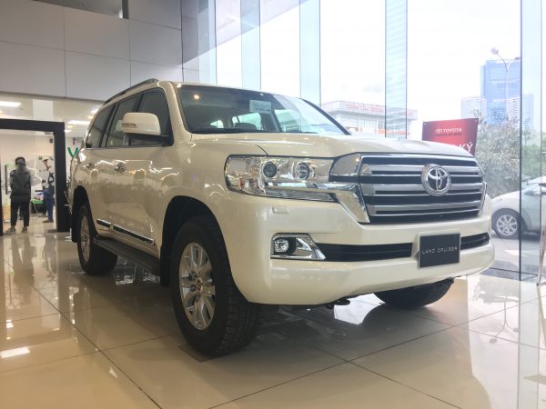 SUV cỡ lớn Toyota Land Cruiser 2019 giá gần 4 tỷ đồng tại Việt Nam